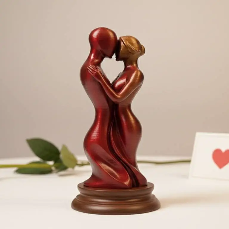 Standing Couple in Love - Valentine's Day 3D Print