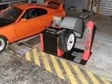 1/24 Machine de balancement de pneu / tire balancing machine-0