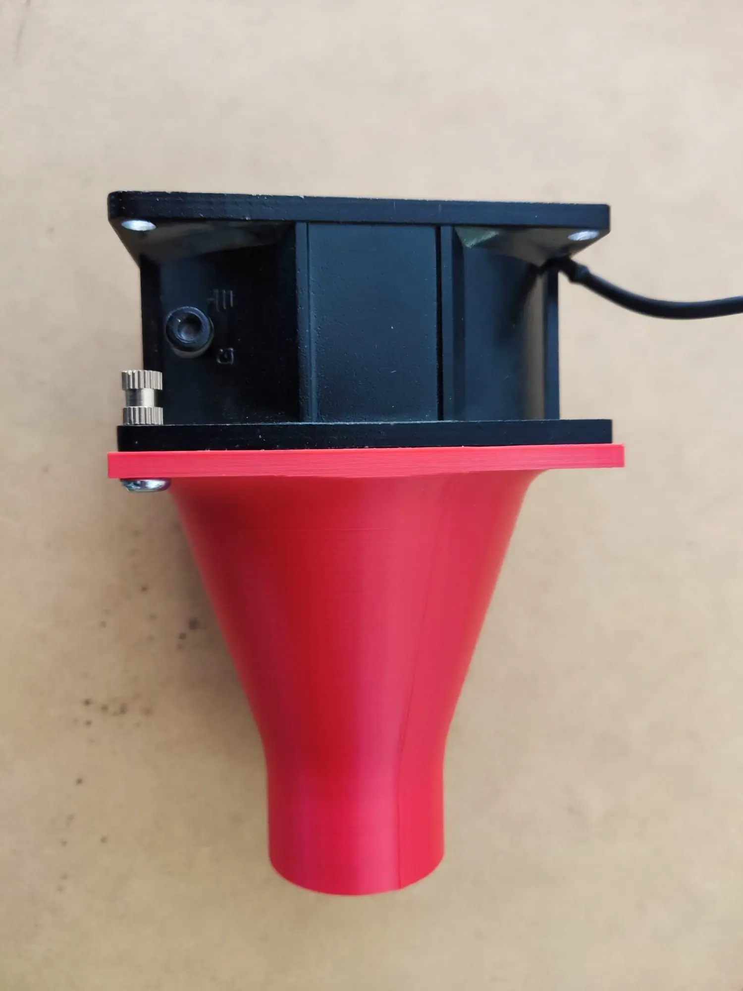 Cono ventilador 80x80mm/tubo salida 38mm interior