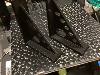 Simple shelf bracket