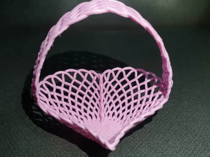 Heart Woven Basket – Decorative Lattice Mesh Container