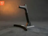 Sleek Modern Headphones Stand-2