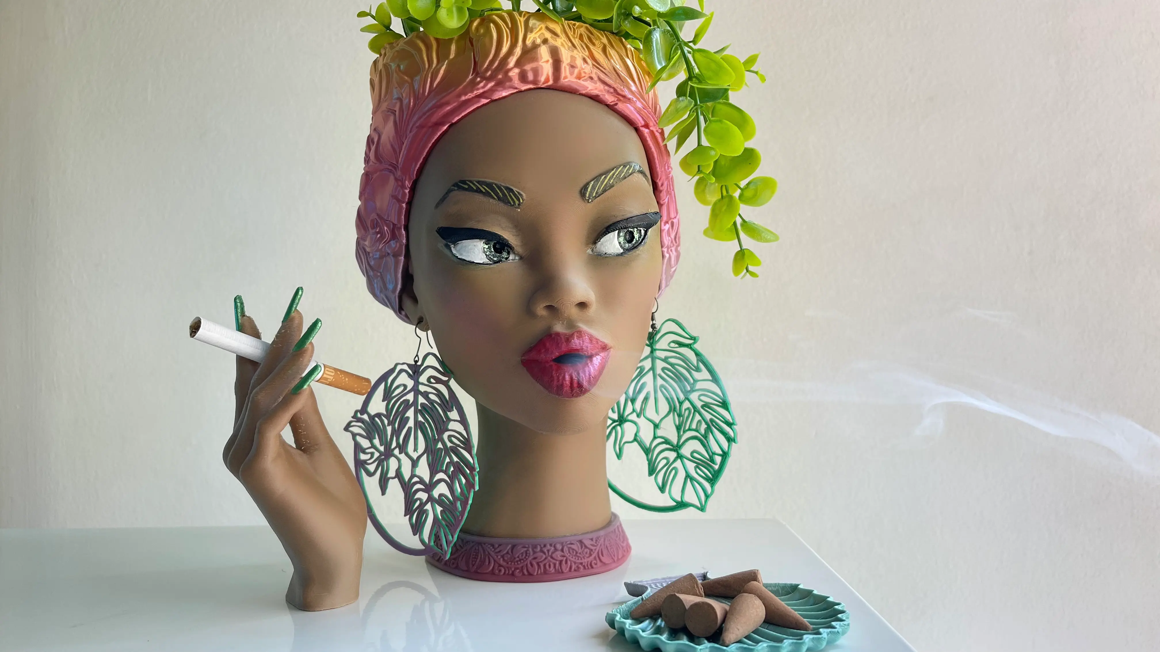 AFRO QUEEN VASE/INCENSE HOLDER/PLANTER