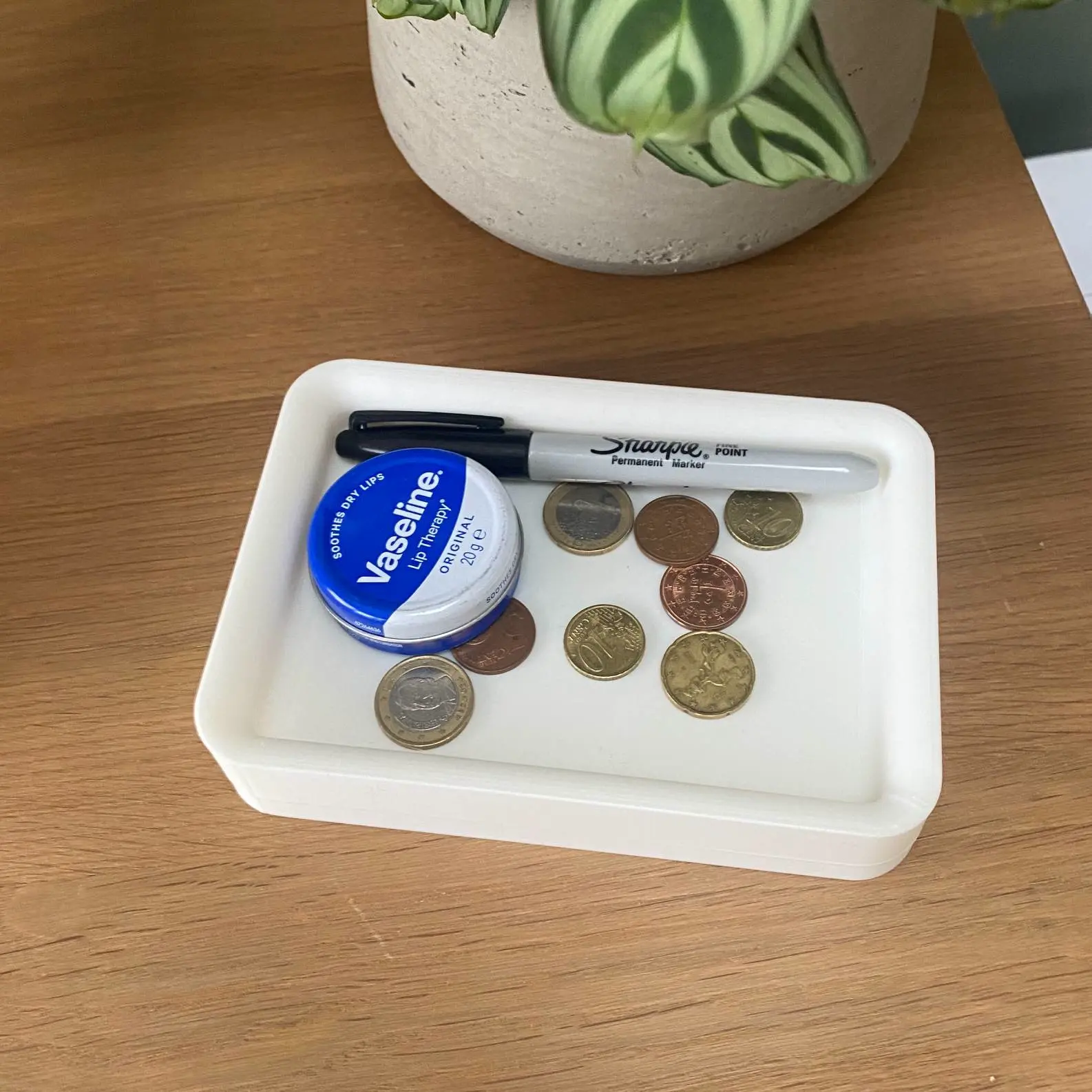 Spare coin and key pot