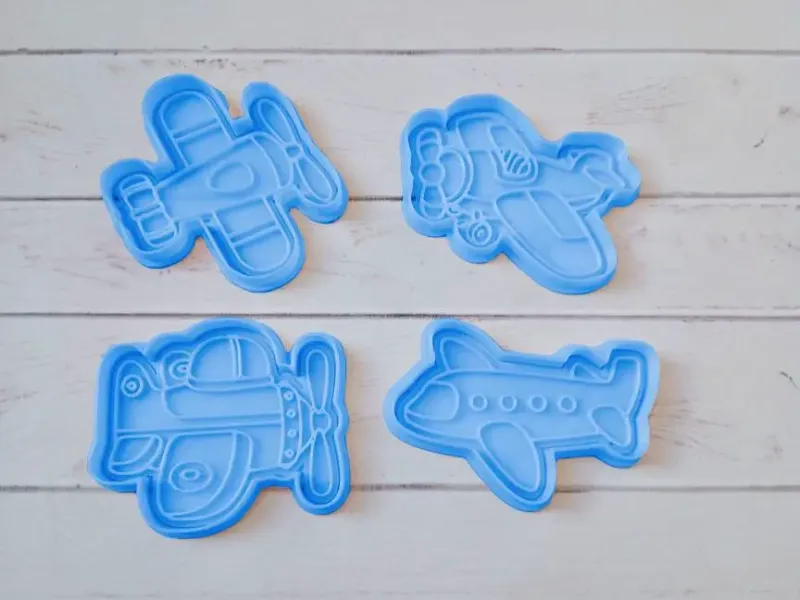 AVION CORTANTE DE GALLETAS