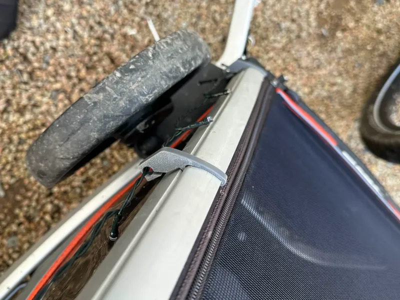 Thule chariot outside lights support