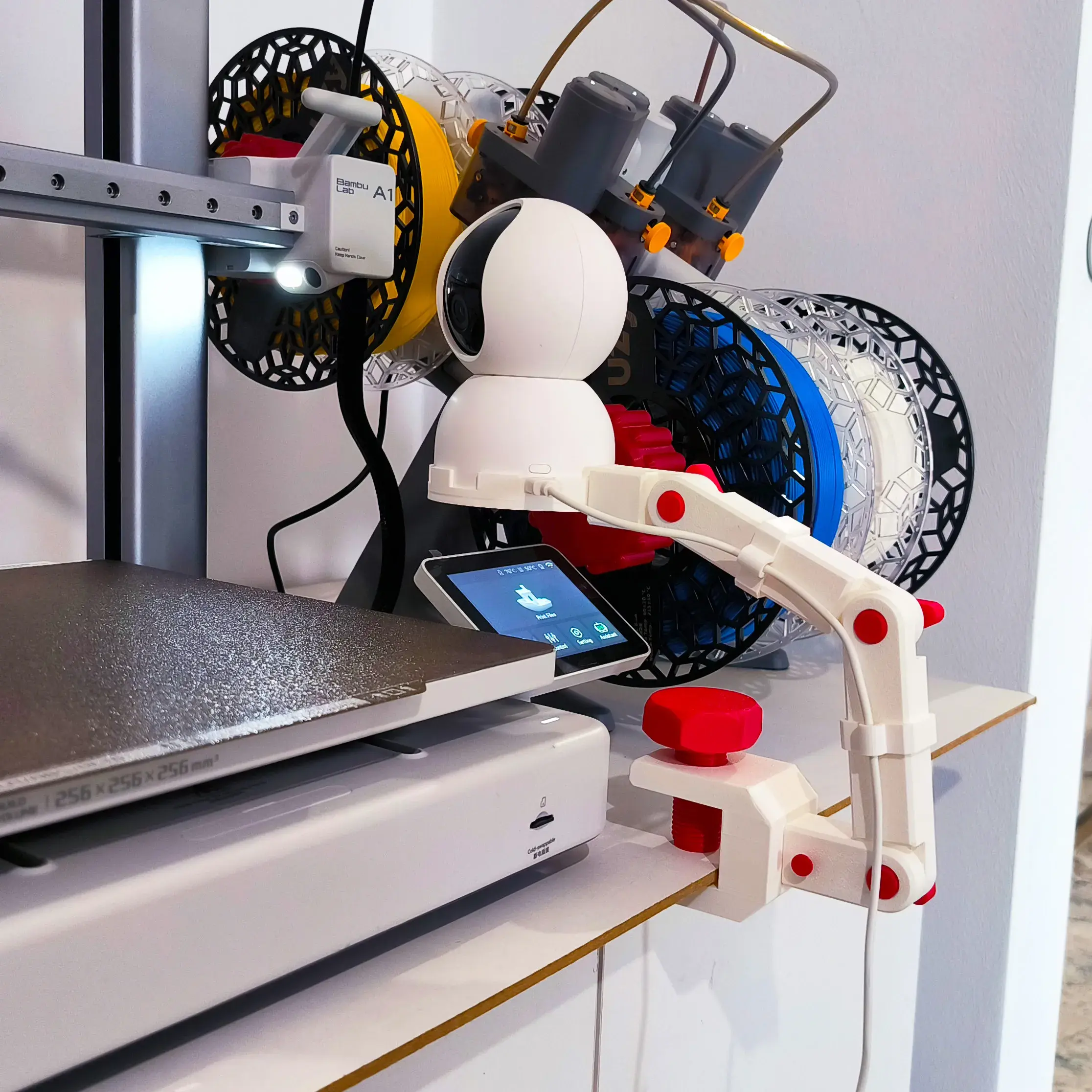 ADJUSTABLE CAMERA HOLDER