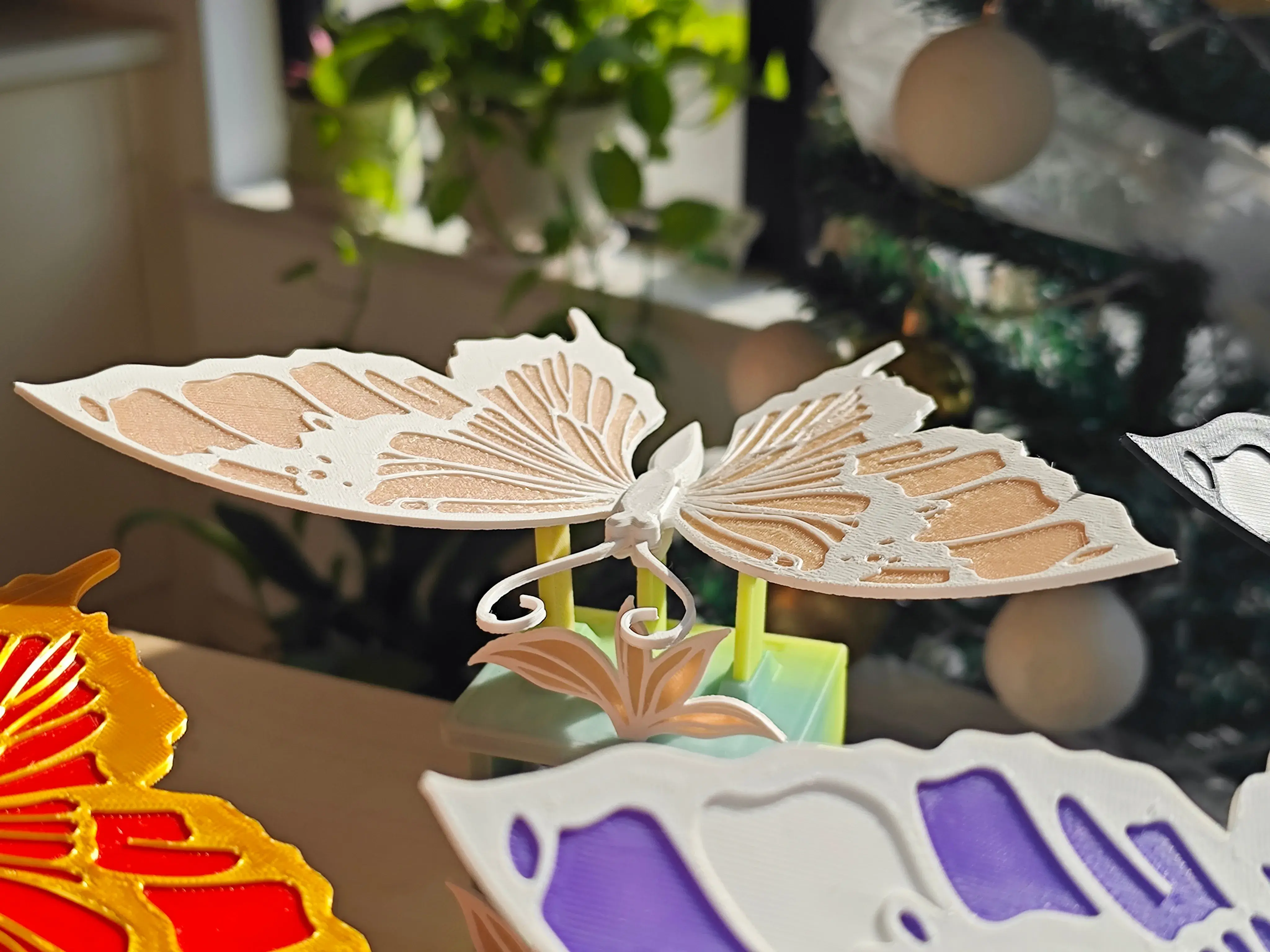 Dancing butterfly 【 hand cranked movable】【decompression toy】