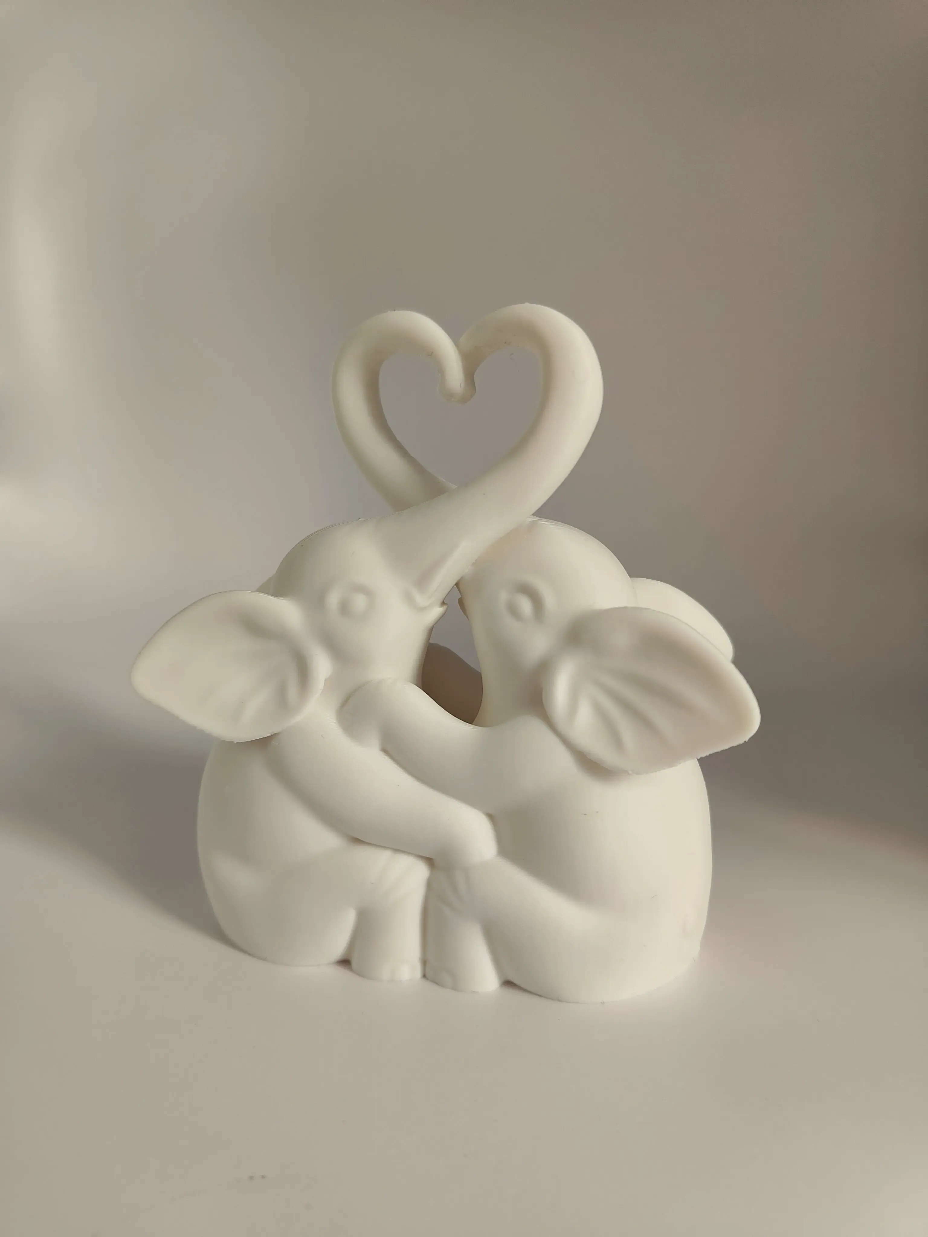Valentine's elephants sculpture, cute elephants form a heart