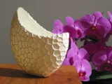 Crescent moon pot-3