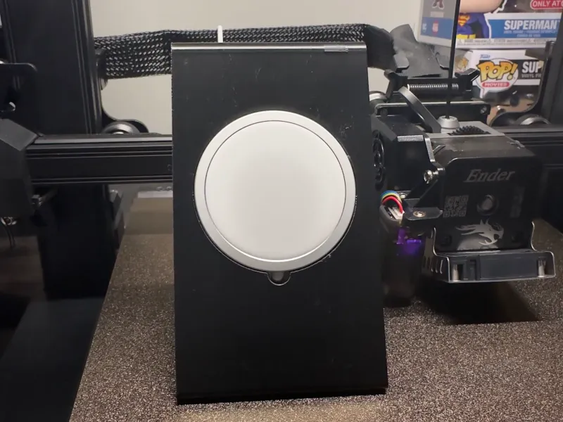 Minimalist iPhone Magsafe Stand