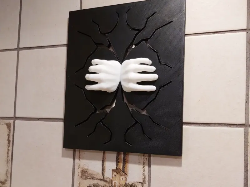 CRAWLING HANDS WALL DECOR