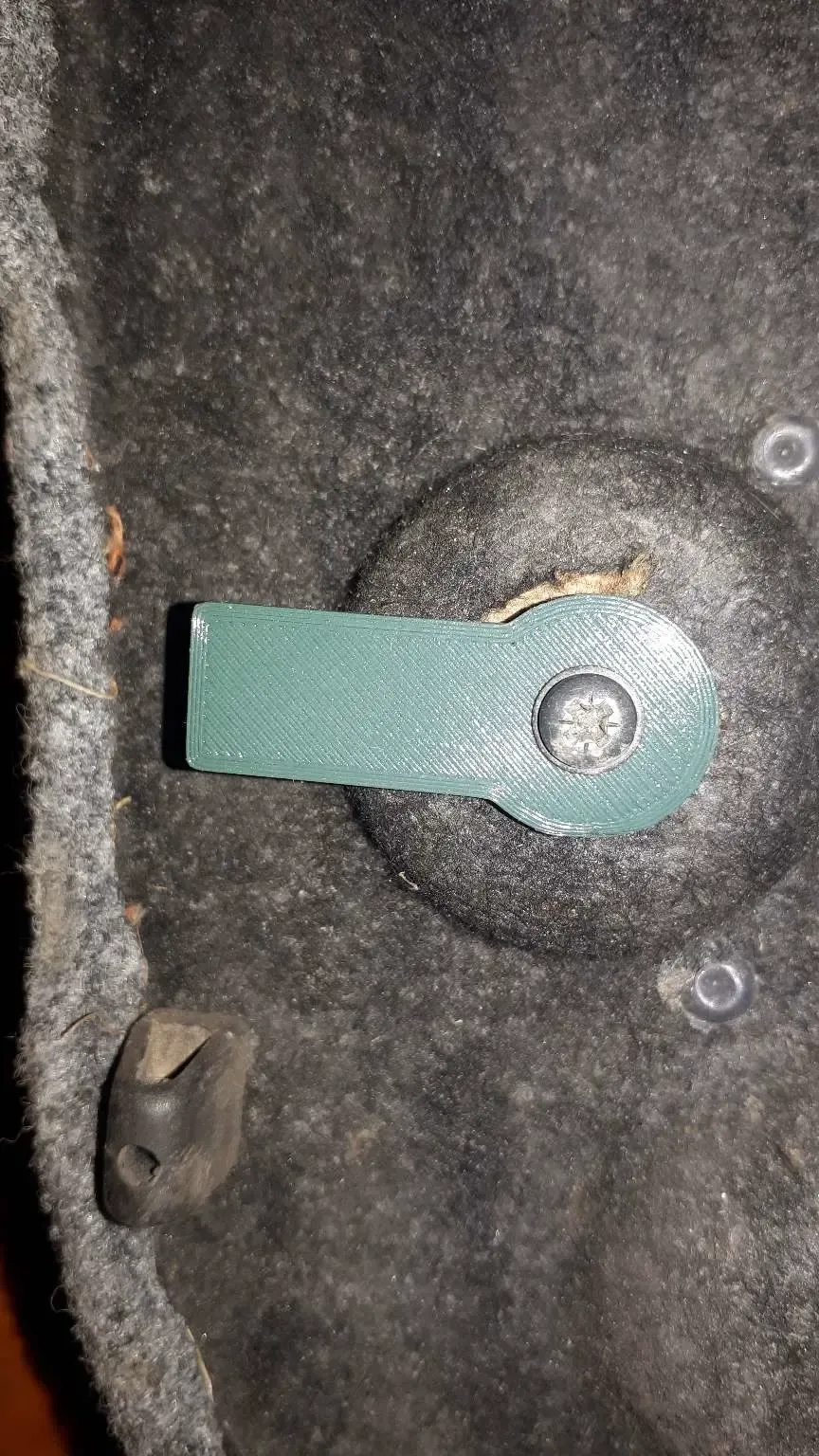 Opel Omega b first aid kit chamber door lock