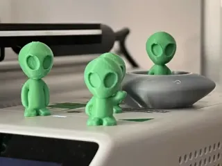 Alienígenas Minúsculos