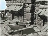 Tailor's workshop with material and equipment (12) - miniatu-7