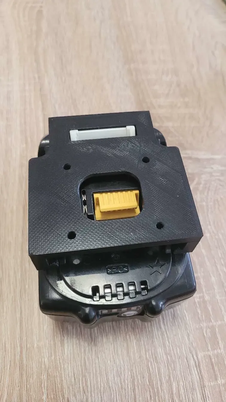 makita battery holder with lock