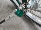 Brompton wheel nuts cover-1