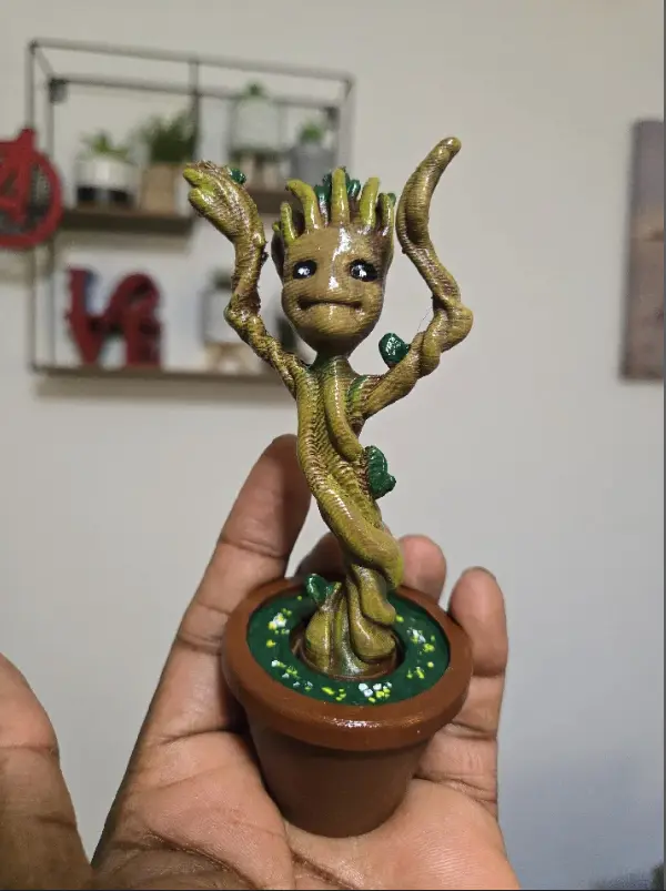 Tanzendes Baby Groot (beweglich)