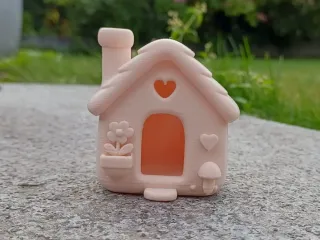 Sweetheart Cottage, tiny animal house