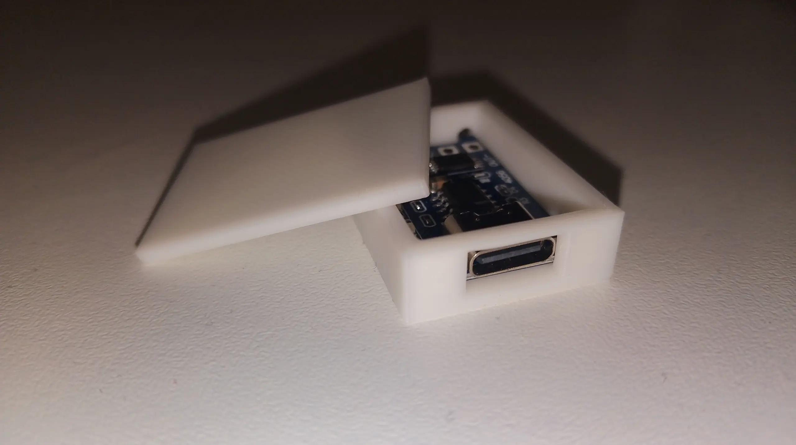 Box for battery charge control board lit-ion TP4056