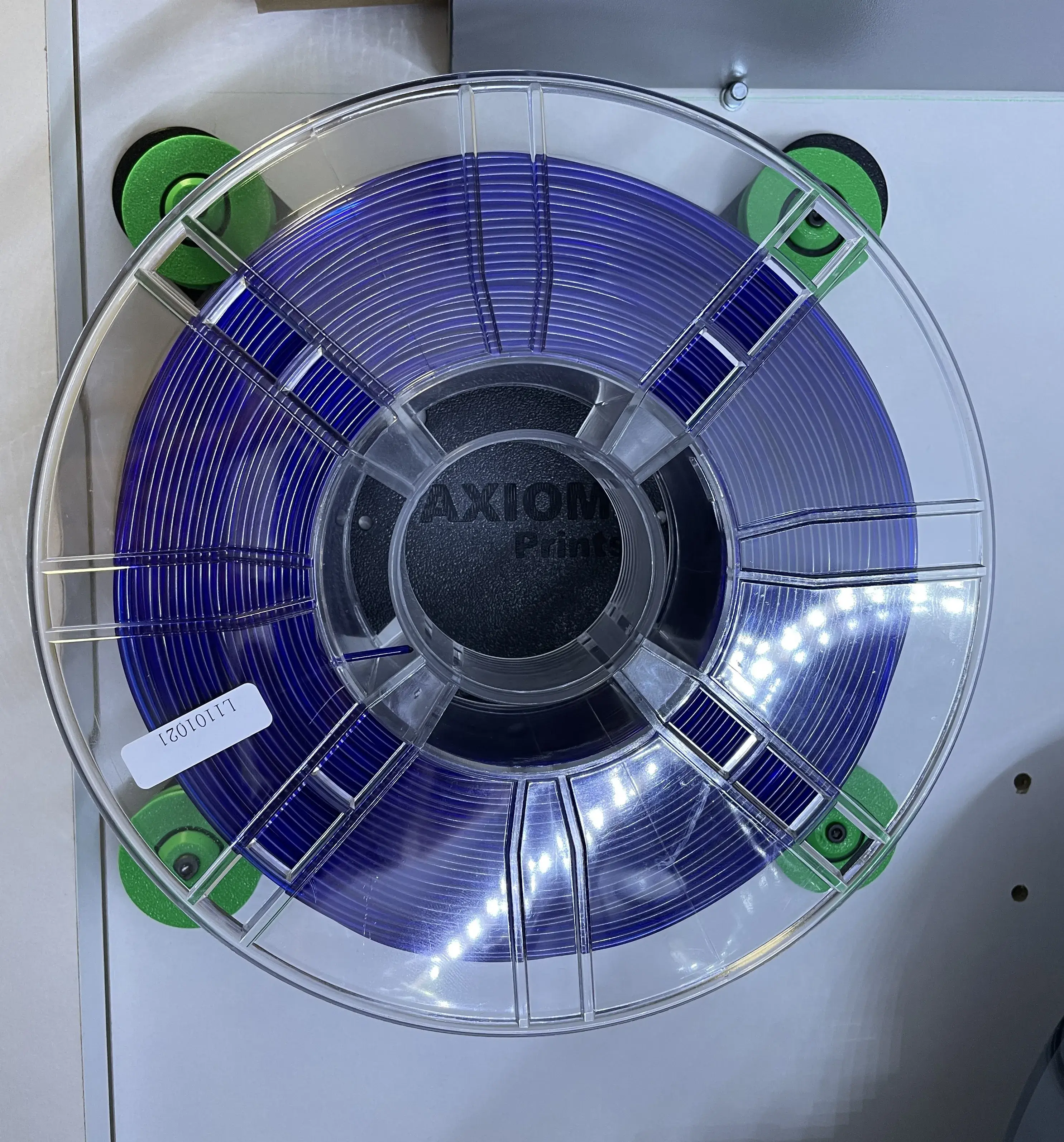 Wall-mounted filament holder (XOLDER)