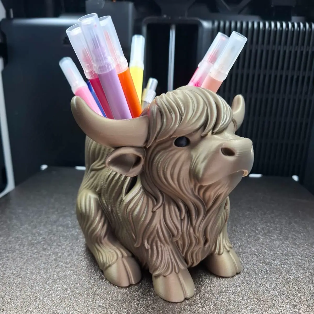 Highland Cow Pen Holder