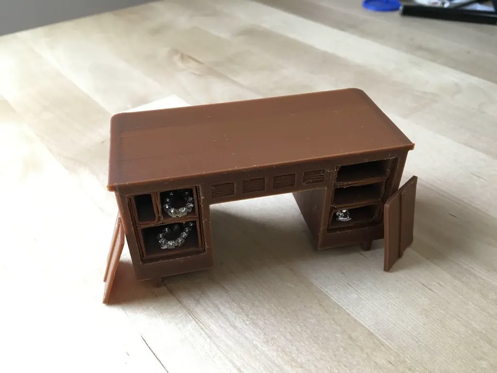 1940s Desk with working drawers and secret compartments (1/1