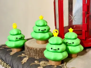 Cute Spinning Christmas Tree