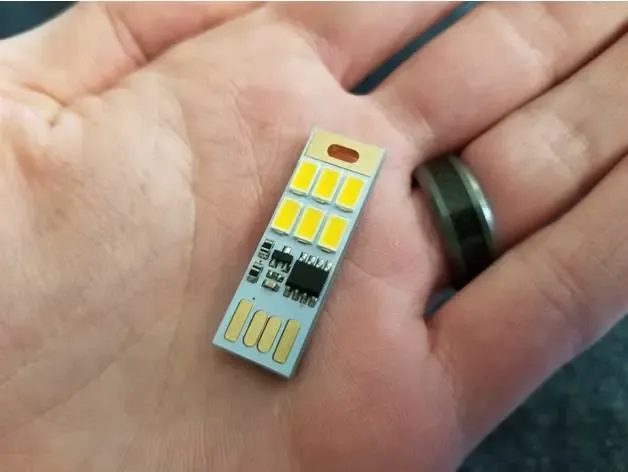 Single Lithophane Stand - USB Thumb LED Array version by jay