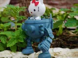 HELLO KITTY BOT, A ROBOT PILOTED BY AN ADORABLE HELLO KITTY-1