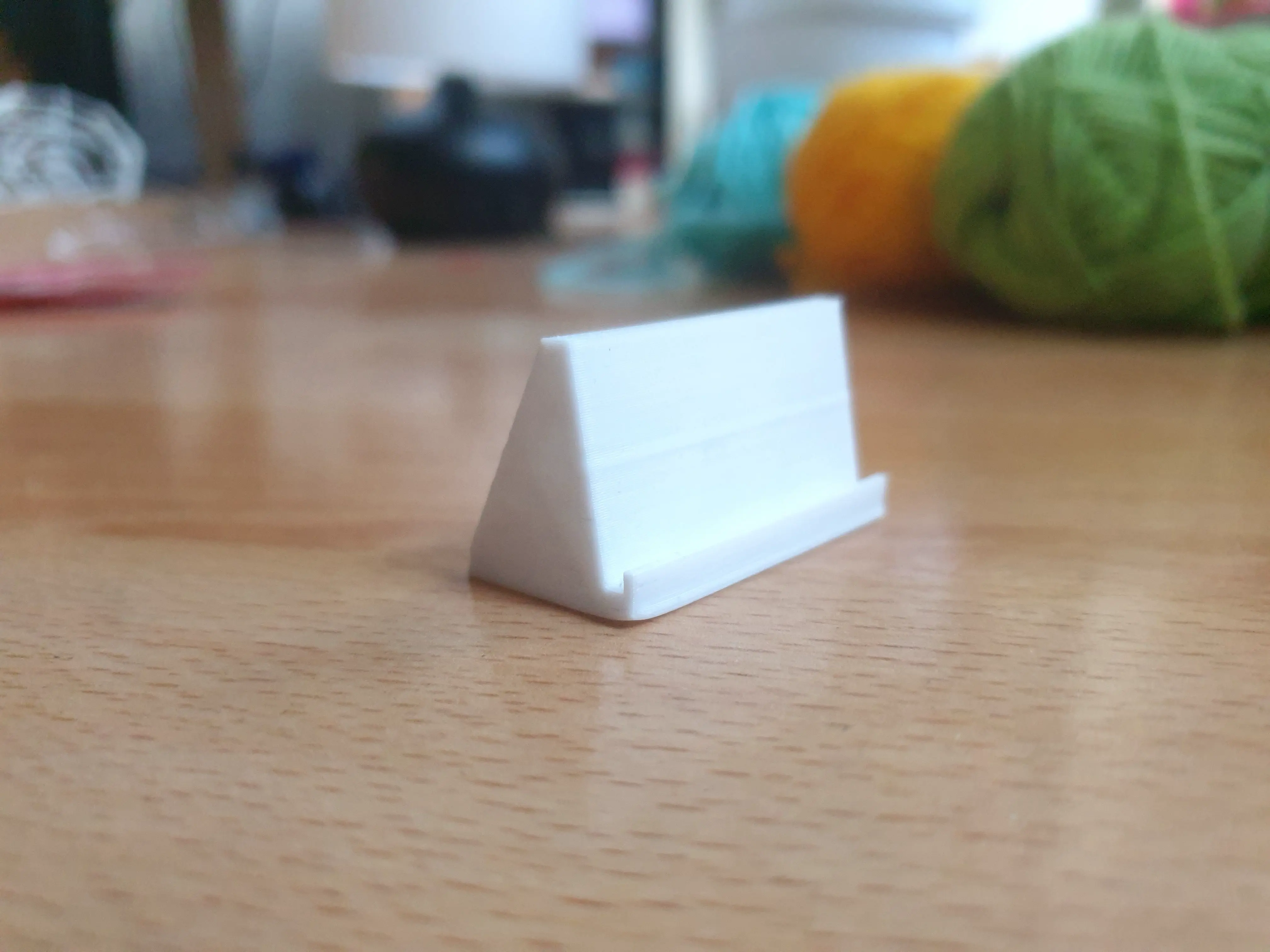 Minimalist Photo Stand
