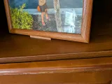 Ultra minimal photo frame holder stand-1