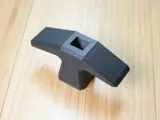 Pomello o gancio per mobile montato frontalmente dal design moderno e angolare-2