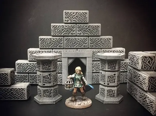Delving Decor: Cyclopean Pillar (28mm/Heroic scale)