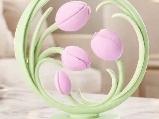 Tulip Circle Sculpture – Pastel Floral Decor