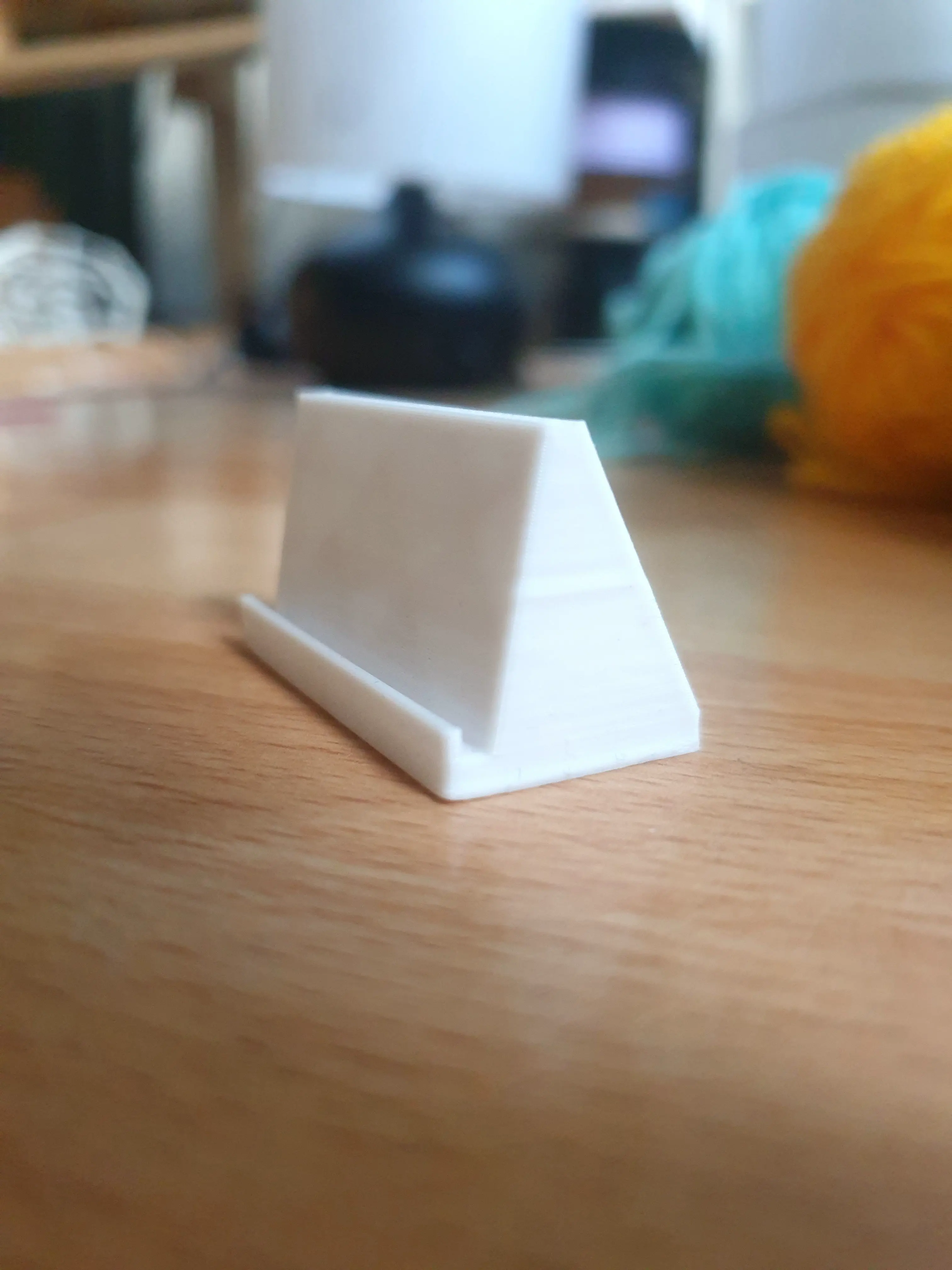 Minimalist Photo Stand