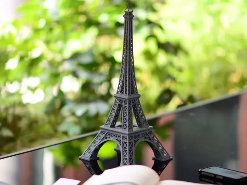 EIFFEL TOWER MODEL