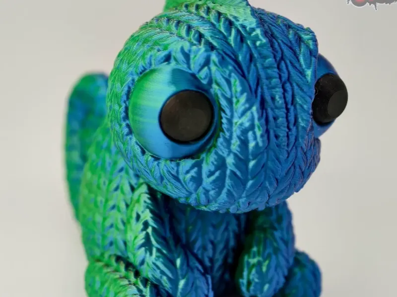 Knitted Chameleon – Color Your Imagination!