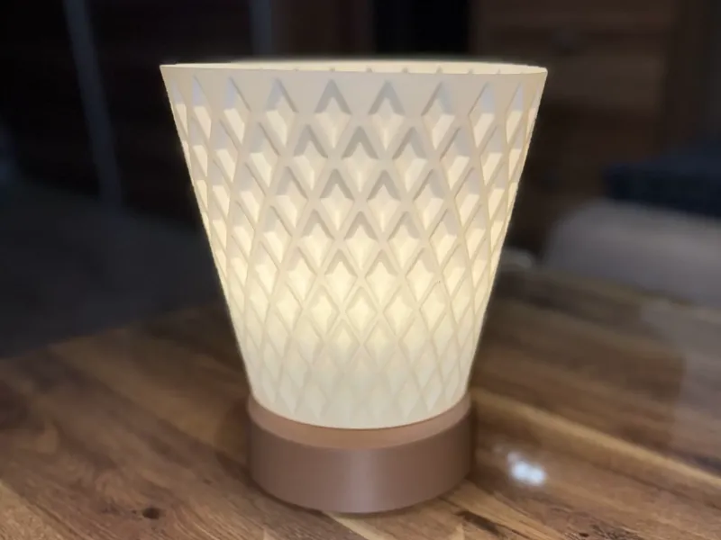 ICONIC LAMP