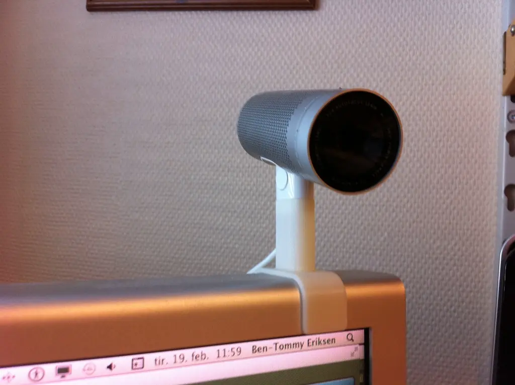 iSight camera mount Apple screen