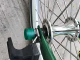Brompton wheel nuts cover-0