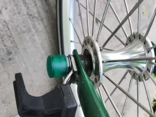 Brompton wheel nuts cover