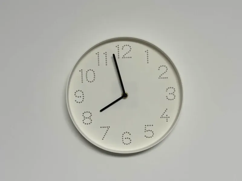 Reloj digital calado de estilo IKEA (compatible con mecanismo universal)