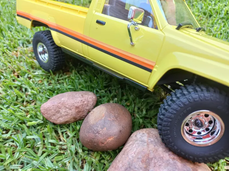 FMS 1/18 SCALE HILUX ROCK SLIDERS