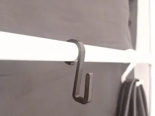Крючёк для вешалки.