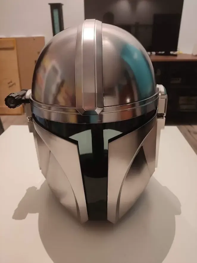 The Mandalorian Base Helmet Stand - Star Wars