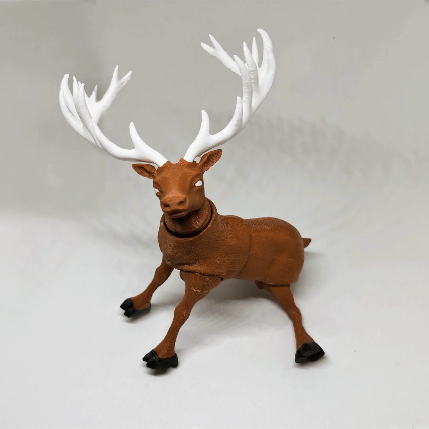 ARTICULATED REINDEER