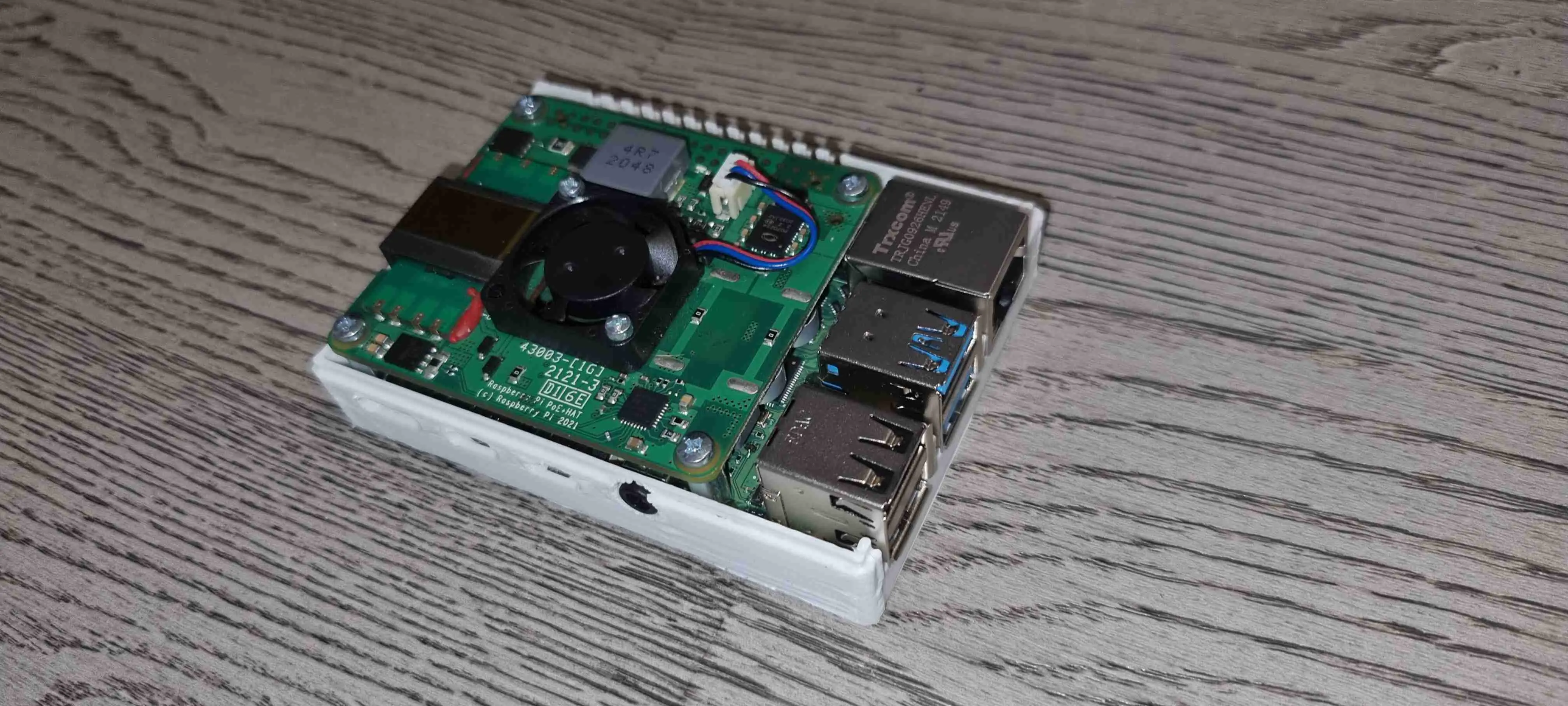 Raspberry pi 4 with POE Hat case