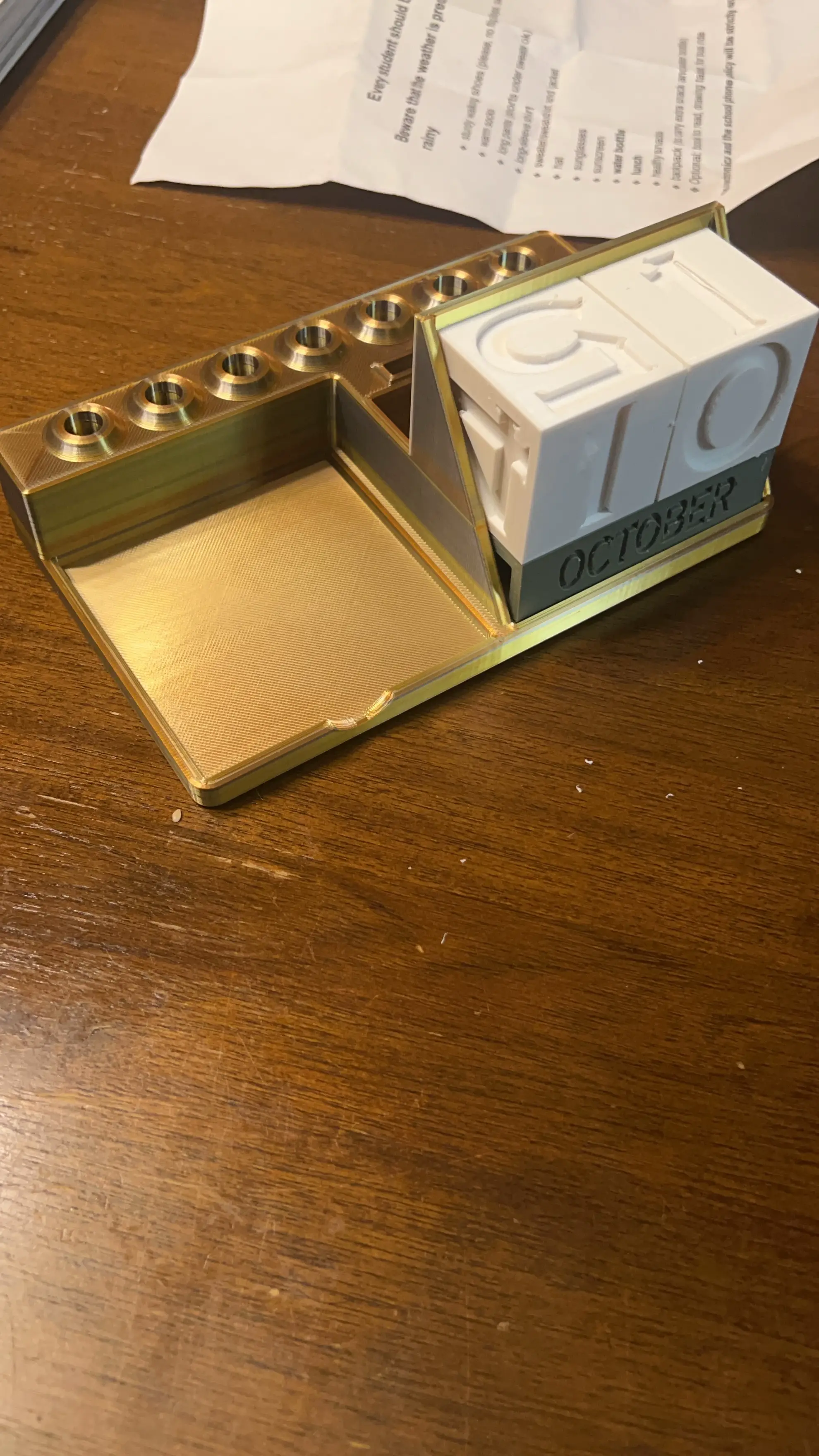 Desk organizer