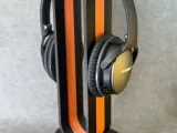Modern Headphone Stand-4